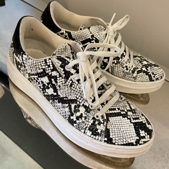 Snake print black & white sneakers - Picture 3 of 6